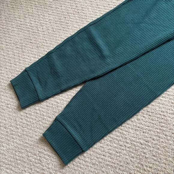 NWT ALO Yoga Muse Sweatpant Galactic Teal Green | size S - Picture 6 of 7